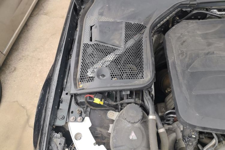 Used Mercedes-Benz C-Class 2020 Restyled C 260 L Sport Edition Engine Bay Right