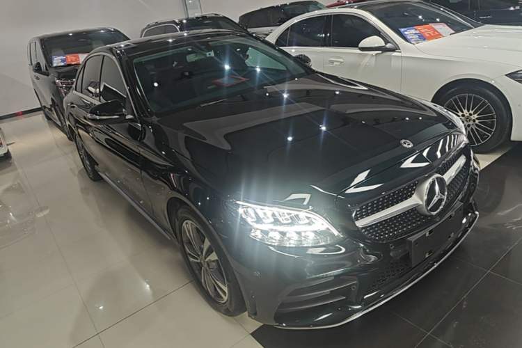Used Mercedes-Benz C-Class 2020 Restyled C 200 L Fashion Edition Sport Version Front Right 45 Deg