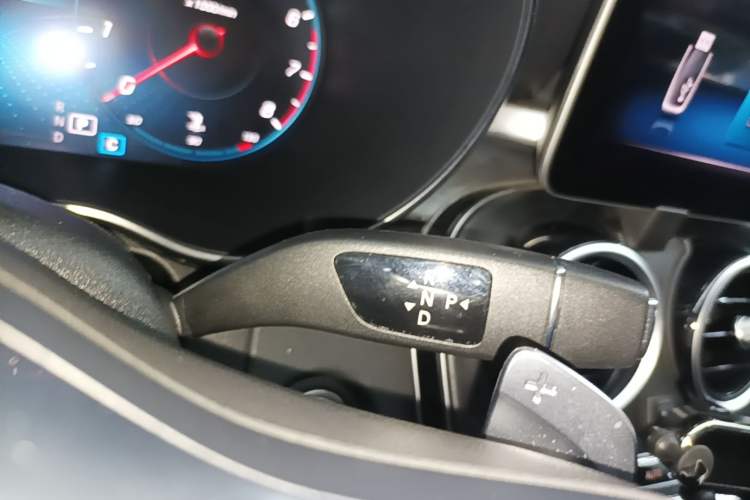 Used Mercedes-Benz C-Class 2020 C 200 L Fashion Edition Sport Version Gear Lever