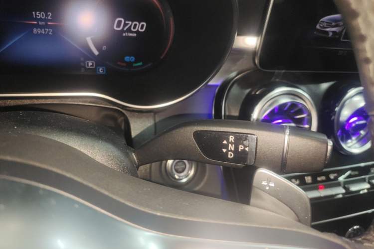 Used Mercedes-Benz C-Class 2020 Restyled C 260 L Sport Edition Gear Lever