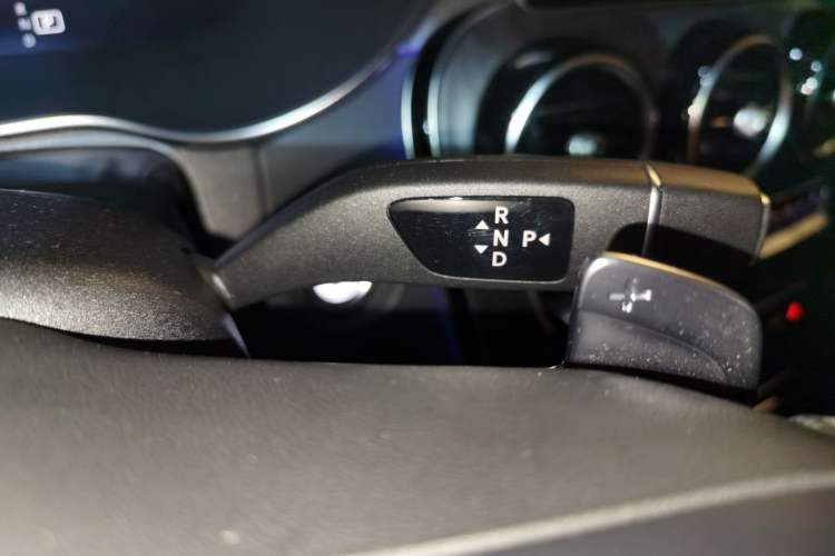 Used Mercedes-Benz C-Class 2020 Restyled C 260 L Sport Edition Gear Lever