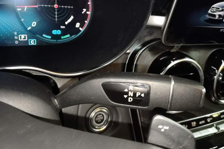 Used Mercedes-Benz C-Class 2020 C 260 L Sport Edition Gear Lever