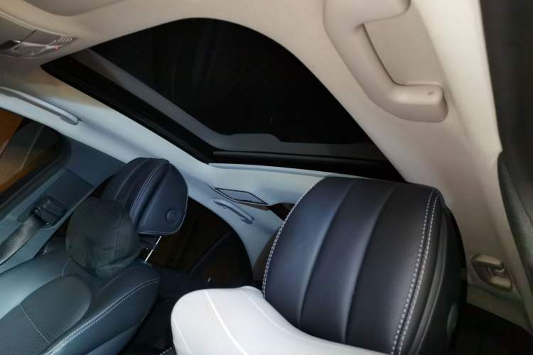 Used Mercedes-Benz C-Class 2020 Restyled C 260 L Sport Edition Headliner