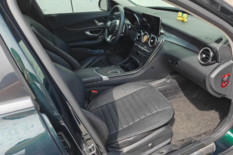 Used Mercedes-Benz C-Class 2020 C 200 L Fashion Edition Sport Version Interior 4