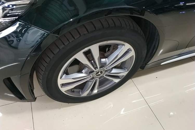 Used Mercedes-Benz C-Class 2020 C 200 L Fashion Edition Sport Version Left Front Wheel Hub