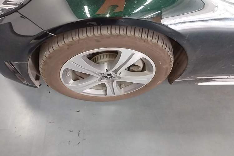 Used Mercedes-Benz C-Class 2020 Restyled C 260 L Sport Edition Left Front Wheel Hub