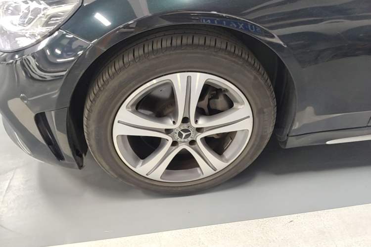 Used Mercedes-Benz C-Class 2020 Restyled C 260 L Sport Edition Left Front Wheel Hub