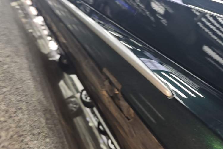 Used Mercedes-Benz C-Class 2020 Restyled C 260 L Sport Edition Left Side Sill