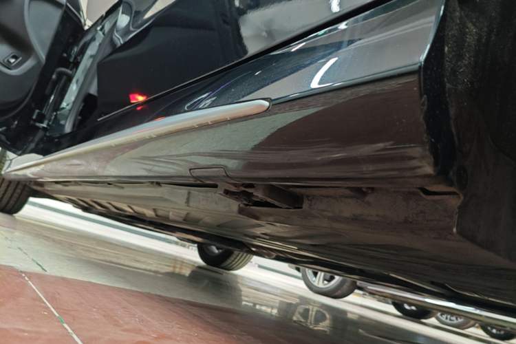 Used Mercedes-Benz C-Class 2020 C 260 L Sport Edition Left Side Sill