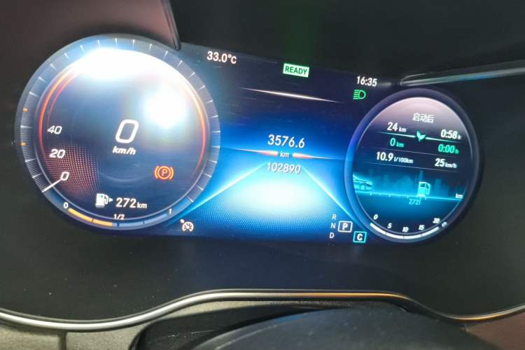 Used Mercedes-Benz C-Class 2020 Restyled C 260 L Sport Edition Odometer Close Up