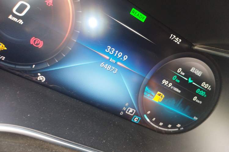 Used Mercedes-Benz C-Class 2020 Restyled C 260 L Sport Edition Odometer Close Up