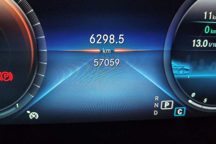 Used Mercedes-Benz C-Class 2020 C 260 L Sport Edition Odometer Close Up