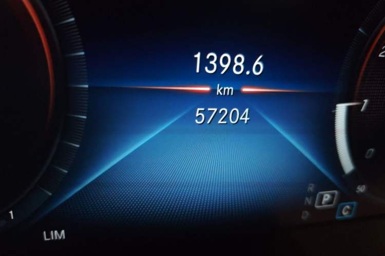 Used Mercedes-Benz C-Class 2020 Restyled C 200 L Fashion Edition Sport Version Odometer Close Up