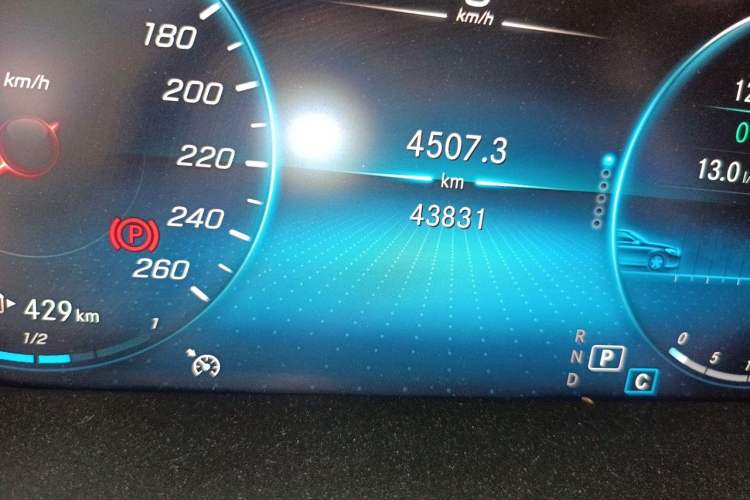 Used Mercedes-Benz C-Class 2020 Restyled C 260 L Sport Edition Odometer Close Up