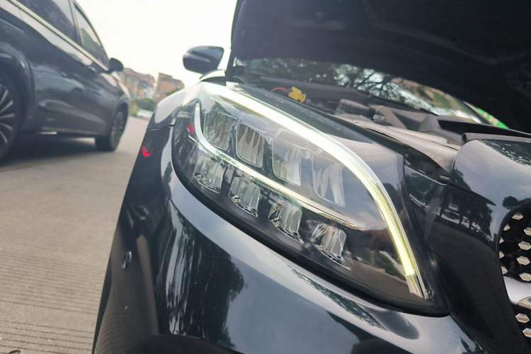 Used Mercedes-Benz C-Class 2020 C 260 L Sport Edition Right Front Headlight