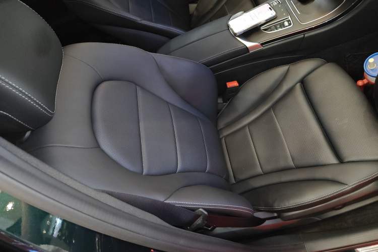 Used Mercedes-Benz C-Class 2020 C 200 L Fashion Edition Sport Version Right Front Seat