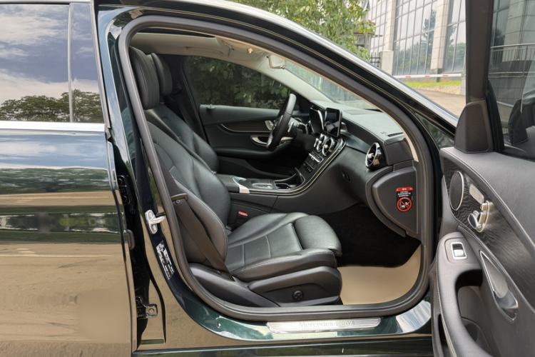 Used Mercedes-Benz C-Class 2020 Restyled C 260 L Sport Edition Right Front Seat