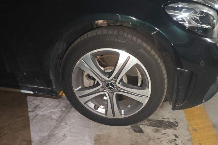 Used Mercedes-Benz C-Class 2020 C 260 L Sport Edition Right Front Wheel Hub