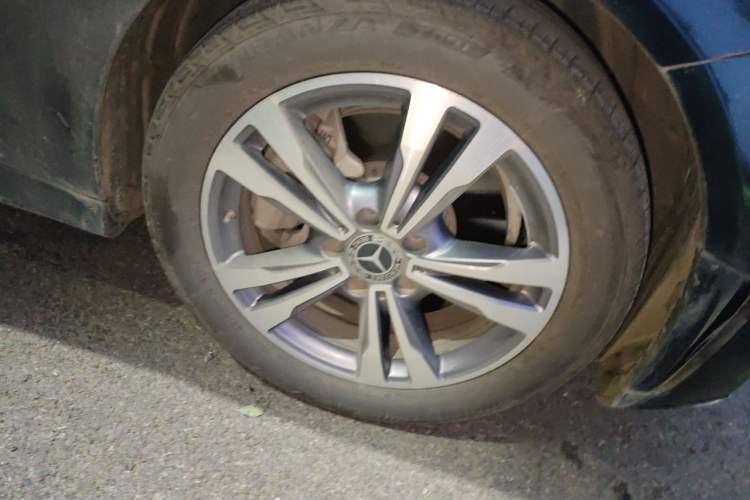 Used Mercedes-Benz C-Class 2020 Restyled C 200 L Fashion Edition Sport Version Right Front Wheel Hub