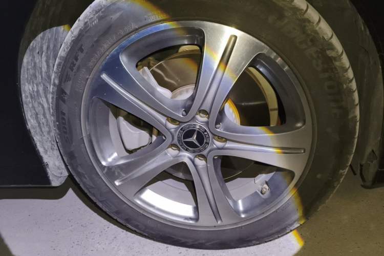 Used Mercedes-Benz C-Class 2020 C 260 L Sport Edition Right Front Wheel Hub