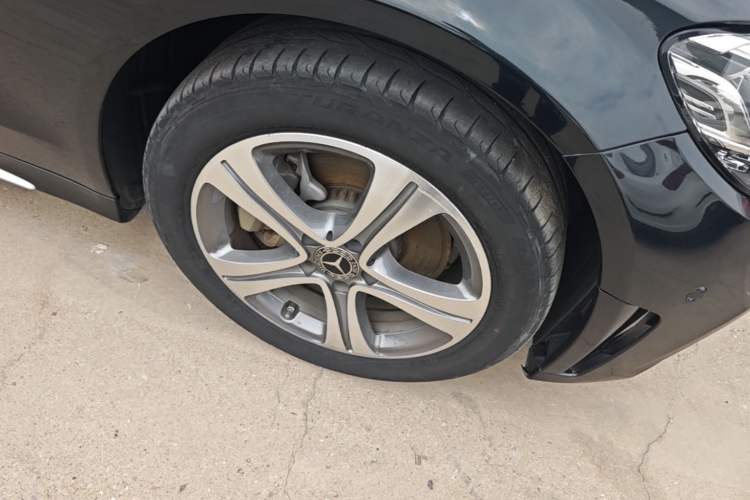 Used Mercedes-Benz C-Class 2020 Restyled C 260 L Sport Edition Right Front Wheel Hub