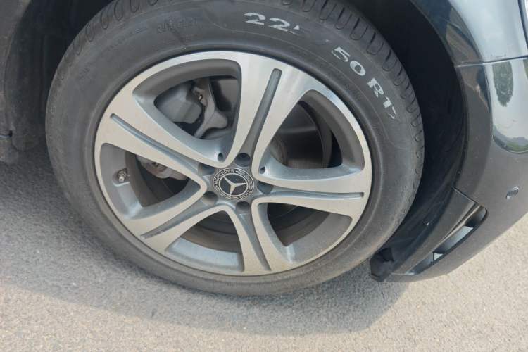Used Mercedes-Benz C-Class 2020 Restyled C 260 L Sport Edition Right Front Wheel Hub