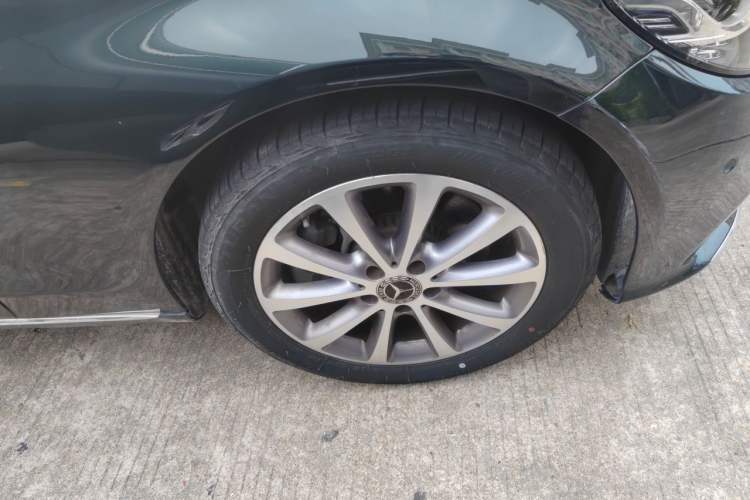 Used Mercedes-Benz C-Class 2020 C 260 L Right Front Wheel Hub