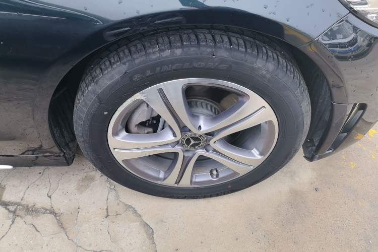 Used Mercedes-Benz C-Class 2020 Restyled C 260 L Sport Edition Right Front Wheel Hub