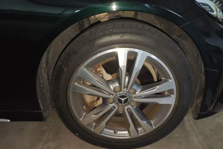 Used Mercedes-Benz C-Class 2020 Restyled C 200 L Fashion Edition Sport Version Right Front Wheel Hub