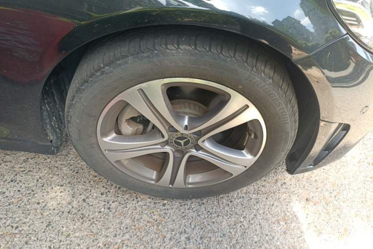 Used Mercedes-Benz C-Class 2020 Restyled C 260 L Sport Edition Right Front Wheel Hub