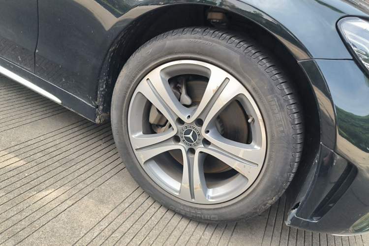 Used Mercedes-Benz C-Class 2020 C 260 L Sport Edition Right Front Wheel Hub