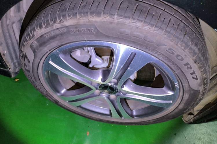 Used Mercedes-Benz C-Class 2020 Restyled C 260 L Sport Edition Right Front Wheel Hub