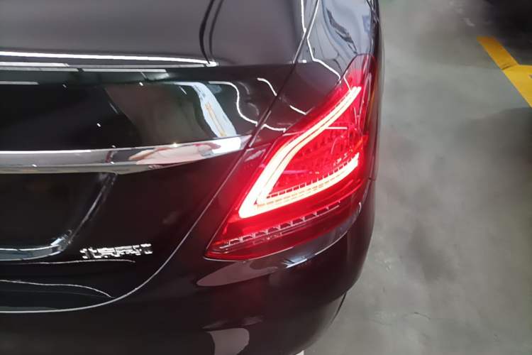 Used Mercedes-Benz C-Class 2020 C 200 L Fashion Edition Sport Version Right Rear Taillight