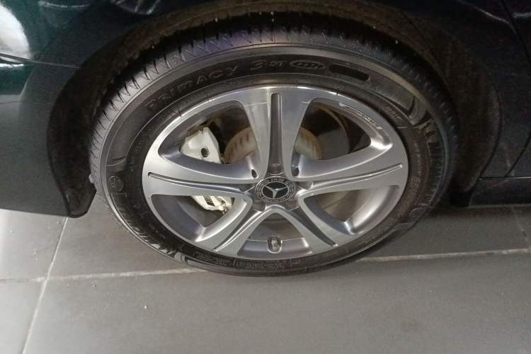 Used Mercedes-Benz C-Class 2020 Restyled C 260 L Sport Edition Right Rear Wheel Hub