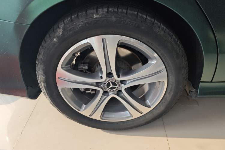 Used Mercedes-Benz C-Class 2020 C 260 L Sport Edition Right Rear Wheel Hub