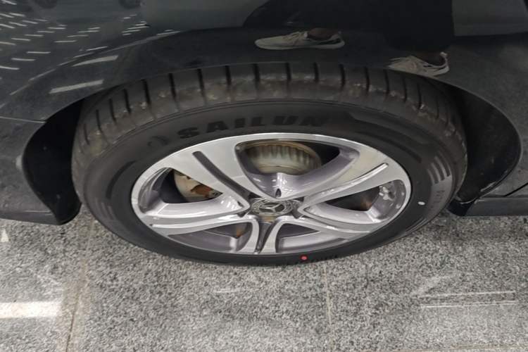 Used Mercedes-Benz C-Class 2020 Restyled C 260 L Sport Edition Right Rear Wheel Hub
