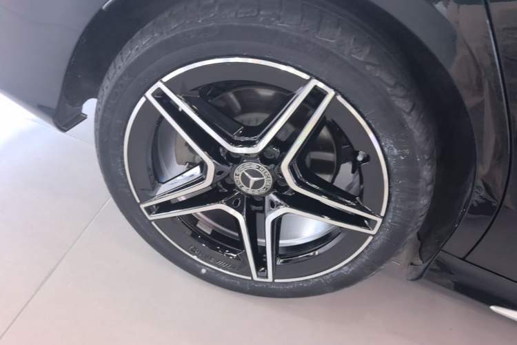 Used Mercedes-Benz C-Class 2020 Restyled C 260 L Sport Edition Right Rear Wheel Hub