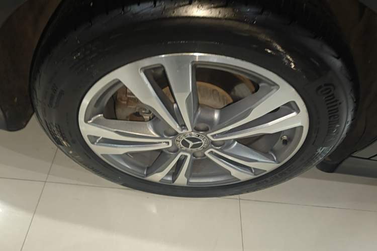 Used Mercedes-Benz C-Class 2020 Restyled C 200 L Fashion Edition Sport Version Right Rear Wheel Hub