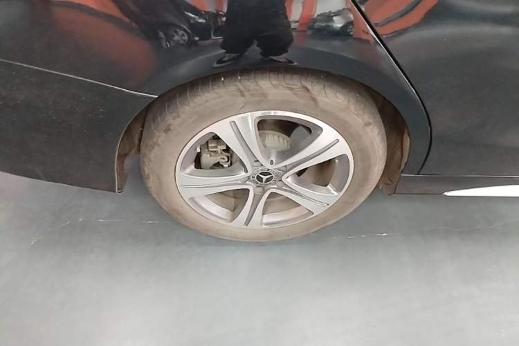 Used Mercedes-Benz C-Class 2020 Restyled C 260 L Sport Edition Right Rear Wheel Hub