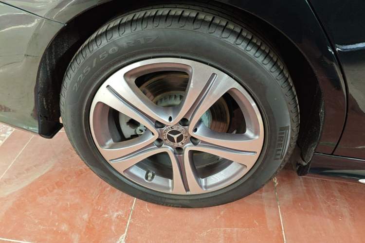 Used Mercedes-Benz C-Class 2020 C 260 L Sport Edition Right Rear Wheel Hub