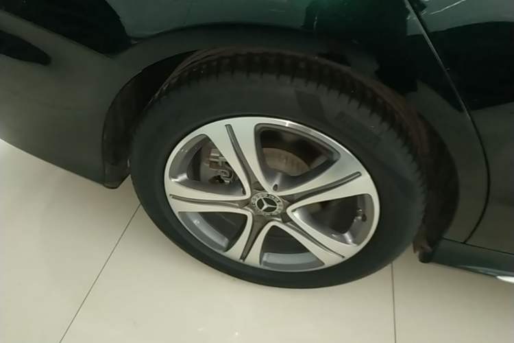Used Mercedes-Benz C-Class 2020 Restyled C 260 L Sport Edition Right Rear Wheel Hub