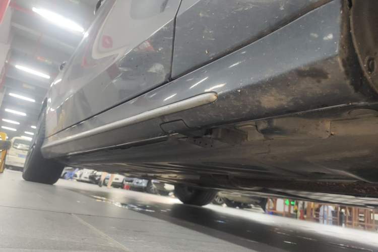 Used Mercedes-Benz C-Class 2020 Restyled C 260 L Sport Edition Right Side Sill