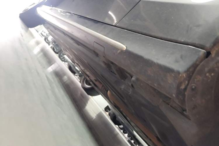 Used Mercedes-Benz C-Class 2020 Restyled C 260 L Sport Edition Right Side Sill