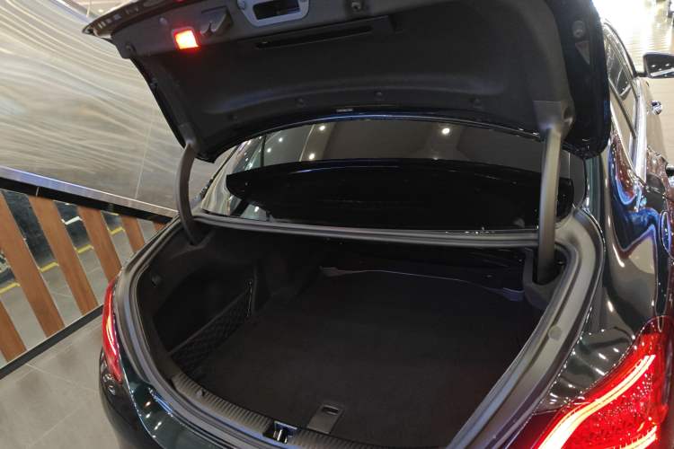 Used Mercedes-Benz C-Class 2020 C 200 L Fashion Edition Sport Version Trunk