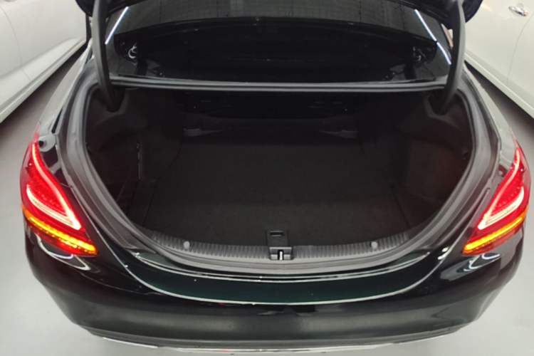 Used Mercedes-Benz C-Class 2020 Restyled C 200 L Fashion Edition Sport Version Trunk