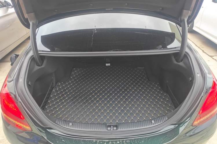 Used Mercedes-Benz C-Class 2020 Restyled C 260 L Sport Edition Trunk