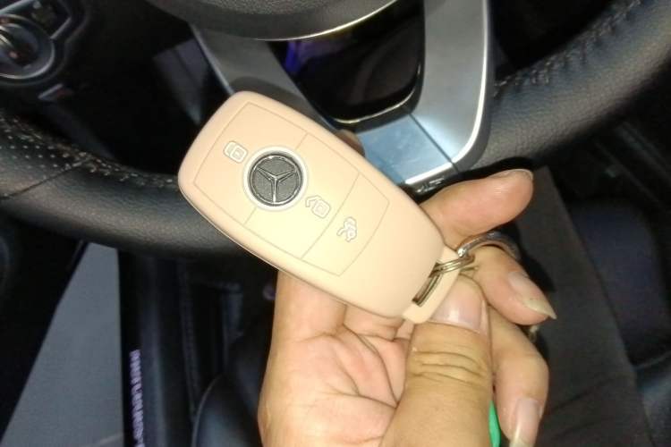 Used Mercedes-Benz C-Class 2020 Restyled C 260 L Sport Edition Vehicle Key