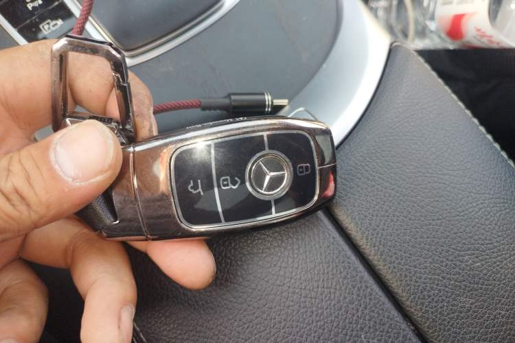 Used Mercedes-Benz C-Class 2020 Restyled C 260 L Sport Edition Vehicle Key
