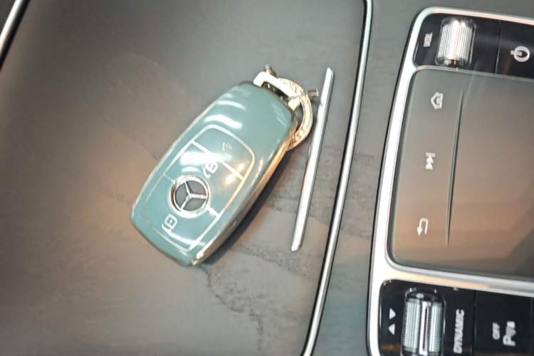 Used Mercedes-Benz C-Class 2020 Restyled C 260 L Sport Edition Vehicle Key