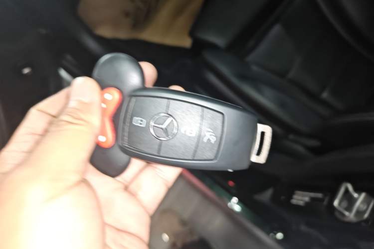 Used Mercedes-Benz C-Class 2020 Restyled C 260 L Sport Edition Vehicle Key